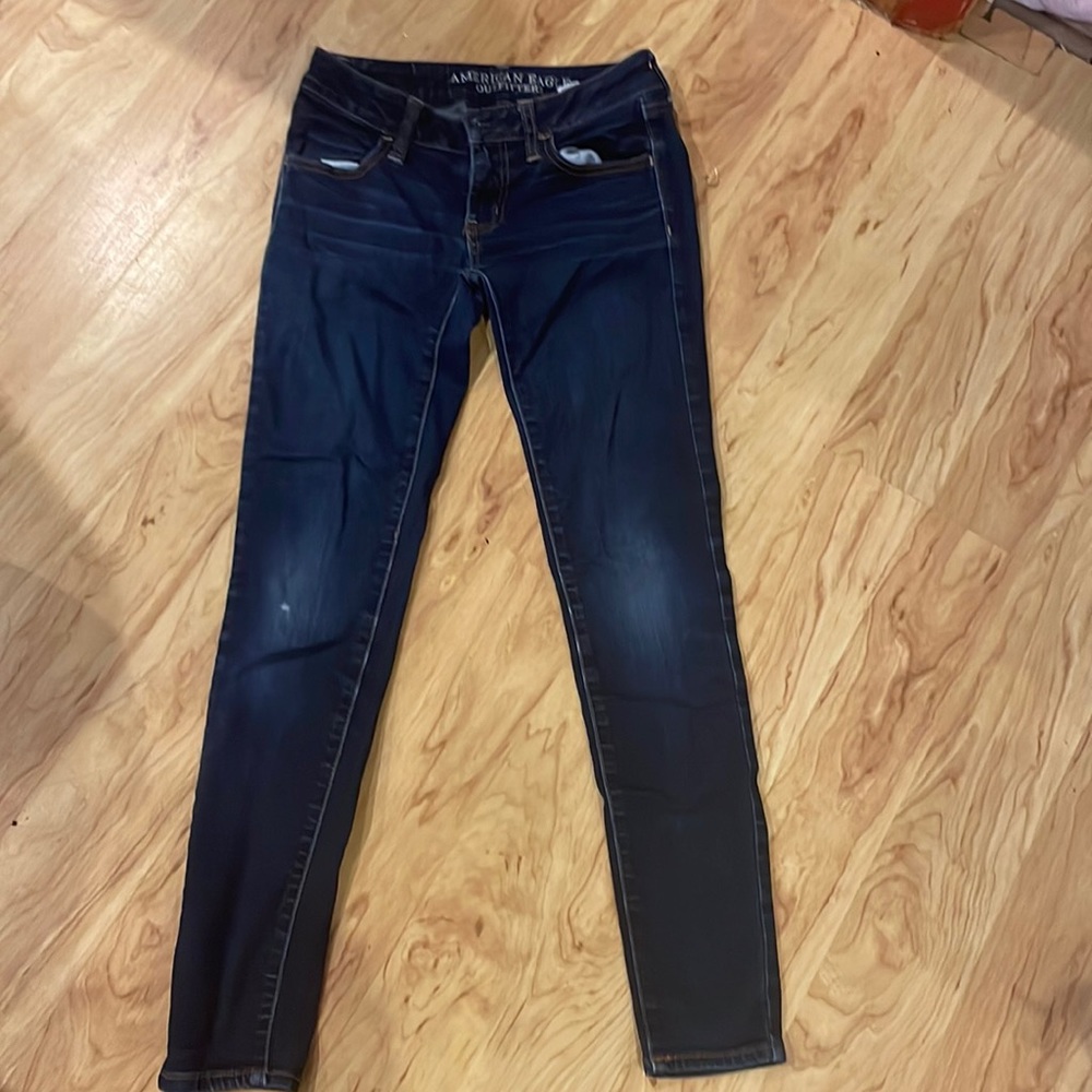 American eagle jeans, good condition, denim. Label on back is a little torn.